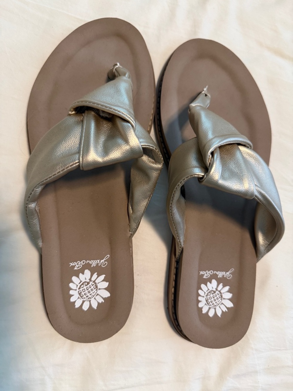Women's Metallic Gold Knot Toe-Post Sandals